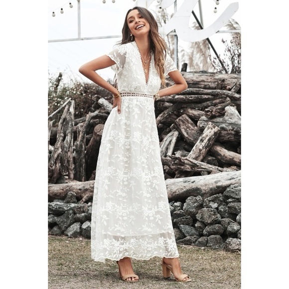 Boho White Lace V-Neck Maxi Dress - Picture 5 of 5